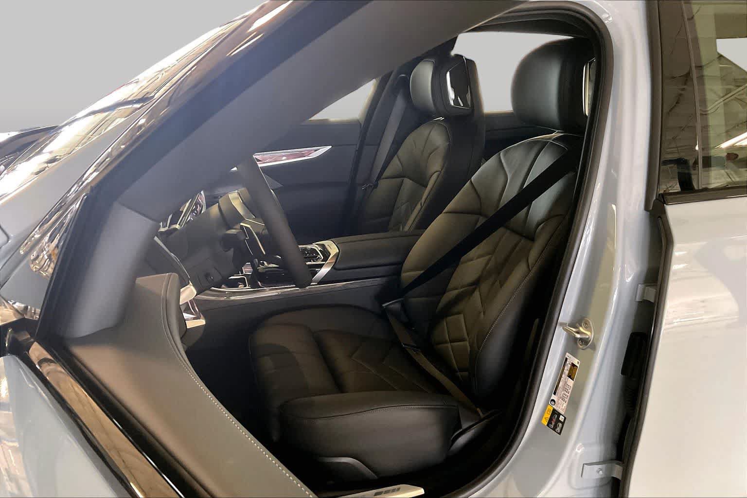New 2026 BMW i7 xDrive60 AWD/4WD image 9