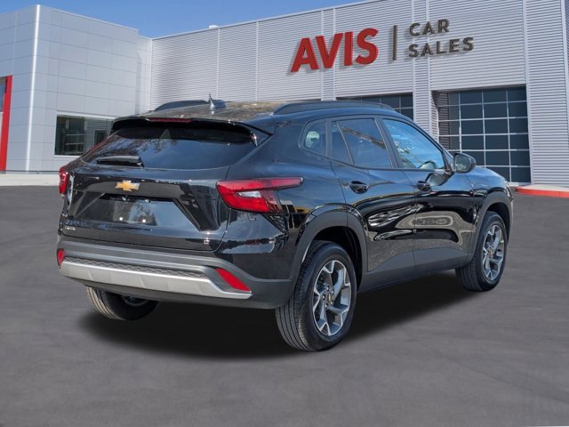 Used 2025 Chevrolet Trax LT w/ LT Convenience Package image 6