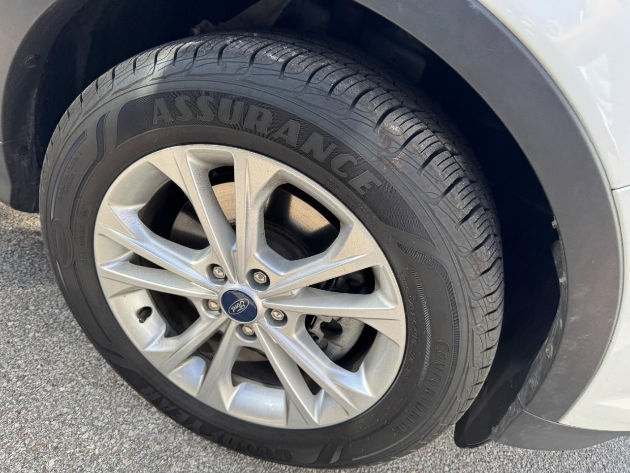 Used 2018 Ford Escape SE image 10