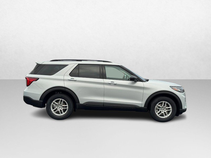 New 2026 Ford Explorer Active image 2