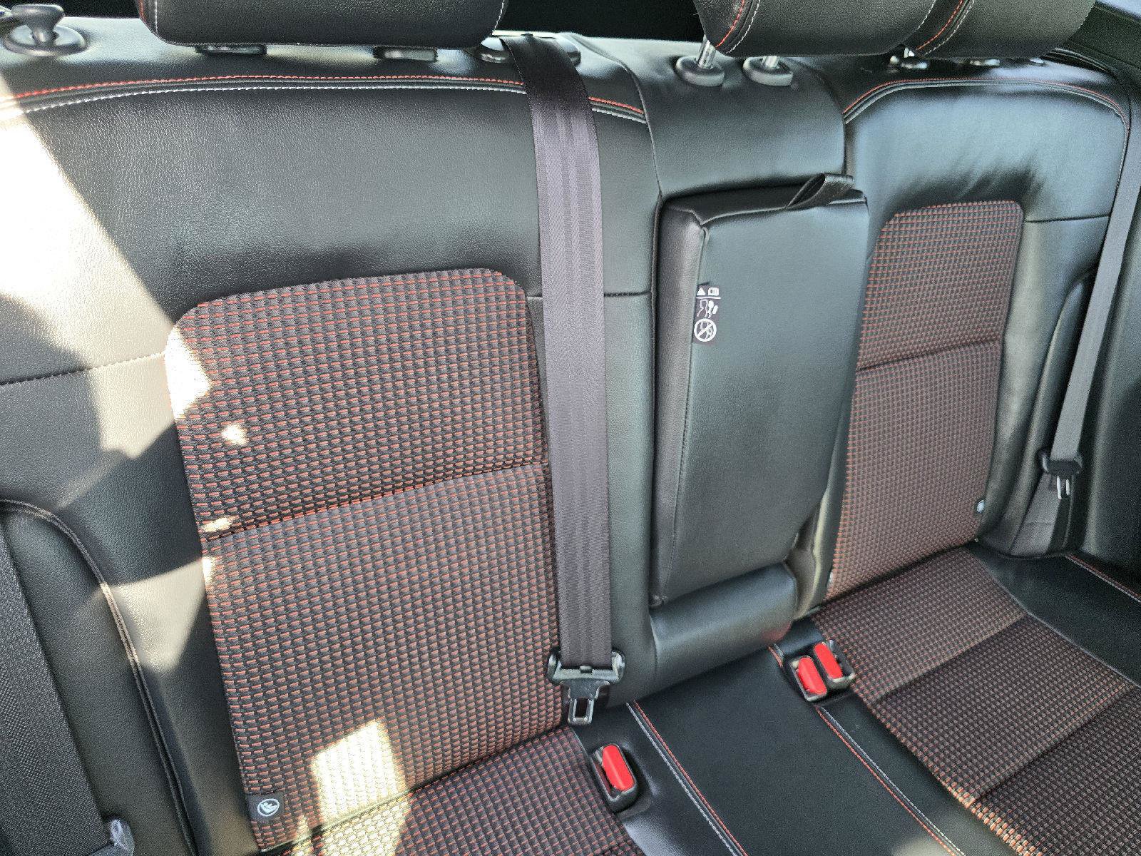 Used 2025 Nissan Kicks SR AWD/4WD image 14