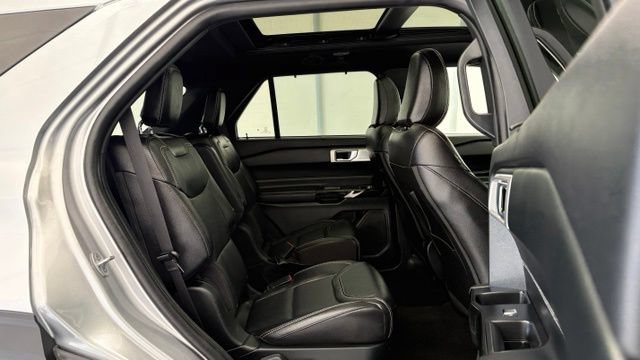 Used 2023 Ford Explorer ST AWD/4WD image 31