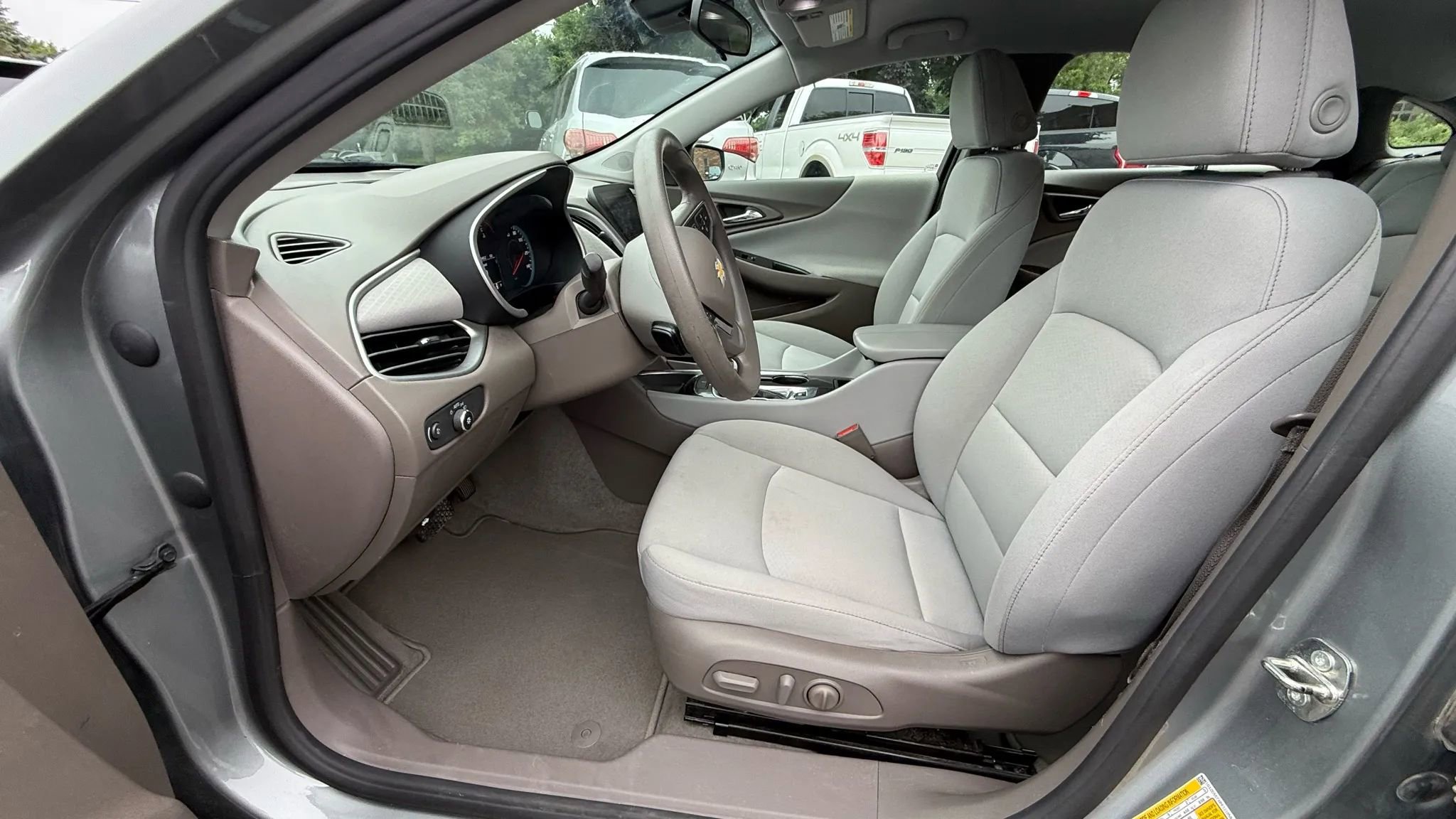 Used 2023 Chevrolet Malibu LT image 14