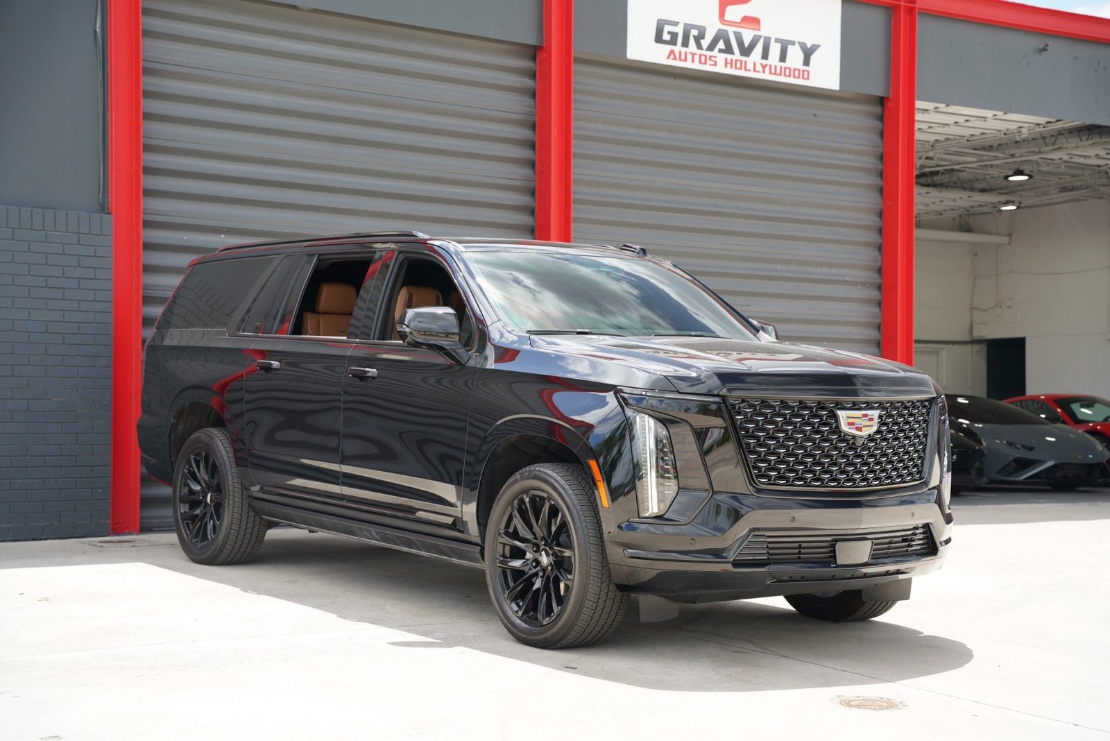 Used 2025 Cadillac Escalade ESV Premium Luxury w/ Touring Package AWD/4WD image 3