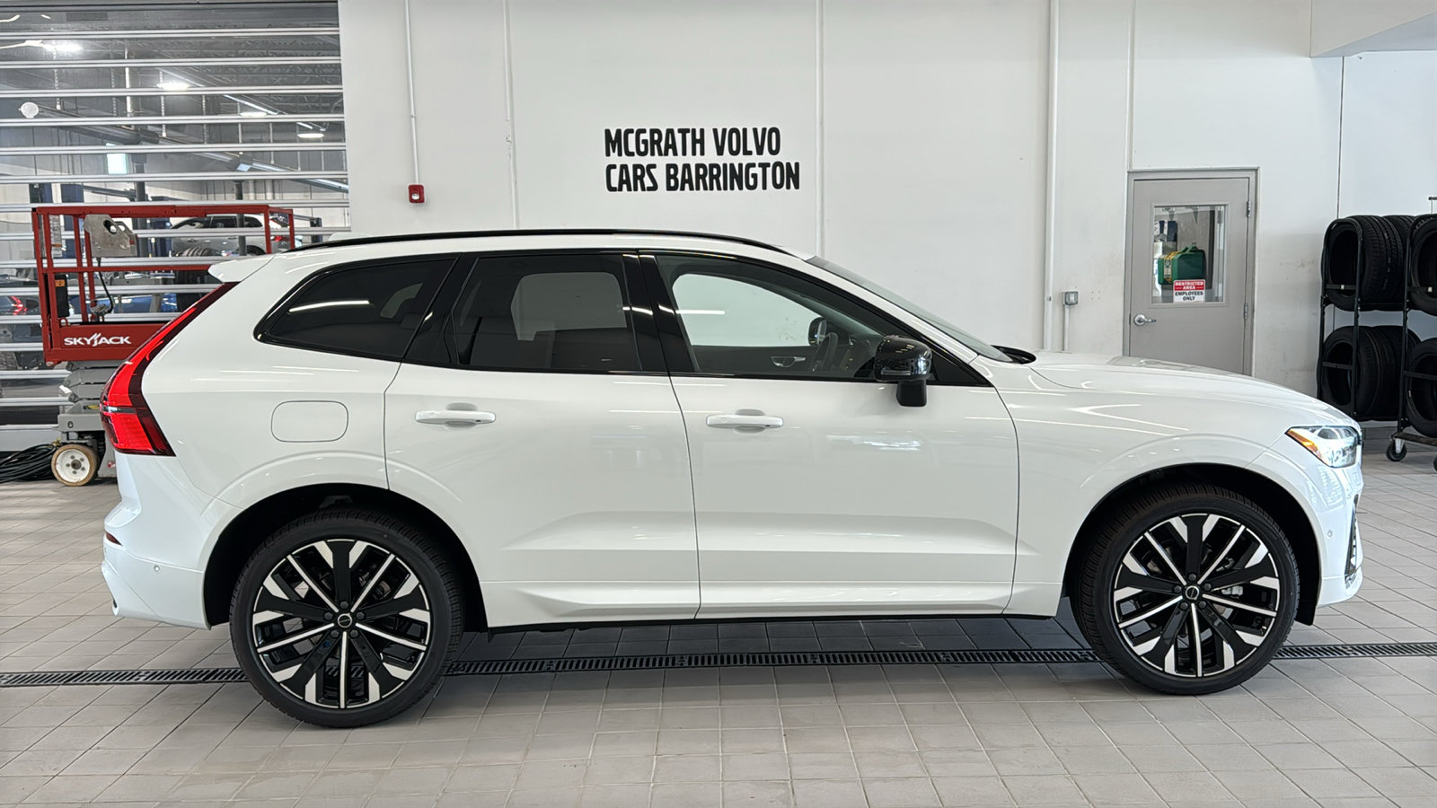 New 2027 Volvo XC60 B5 Ultra AWD/4WD image 4
