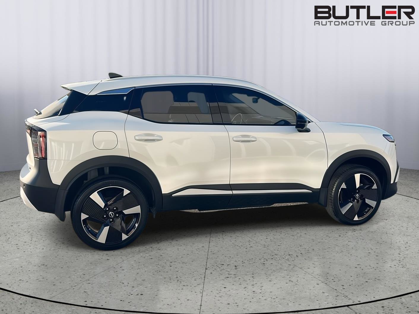 Used 2026 Nissan Kicks SR image 7