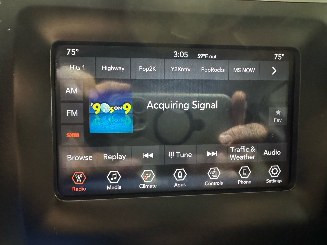 Used 2019 Jeep Cherokee Latitude Plus w/ Comfort/Convenience Group image 14