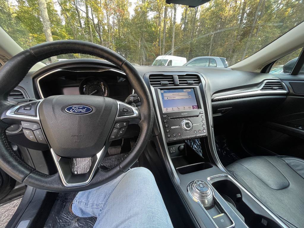 Used 2019 Ford Fusion Titanium AWD/4WD image 15