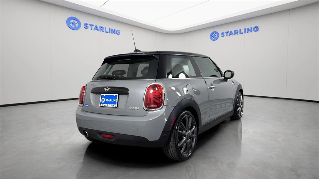 Used 2020 MINI Cooper 2-Door Hardtop image 8