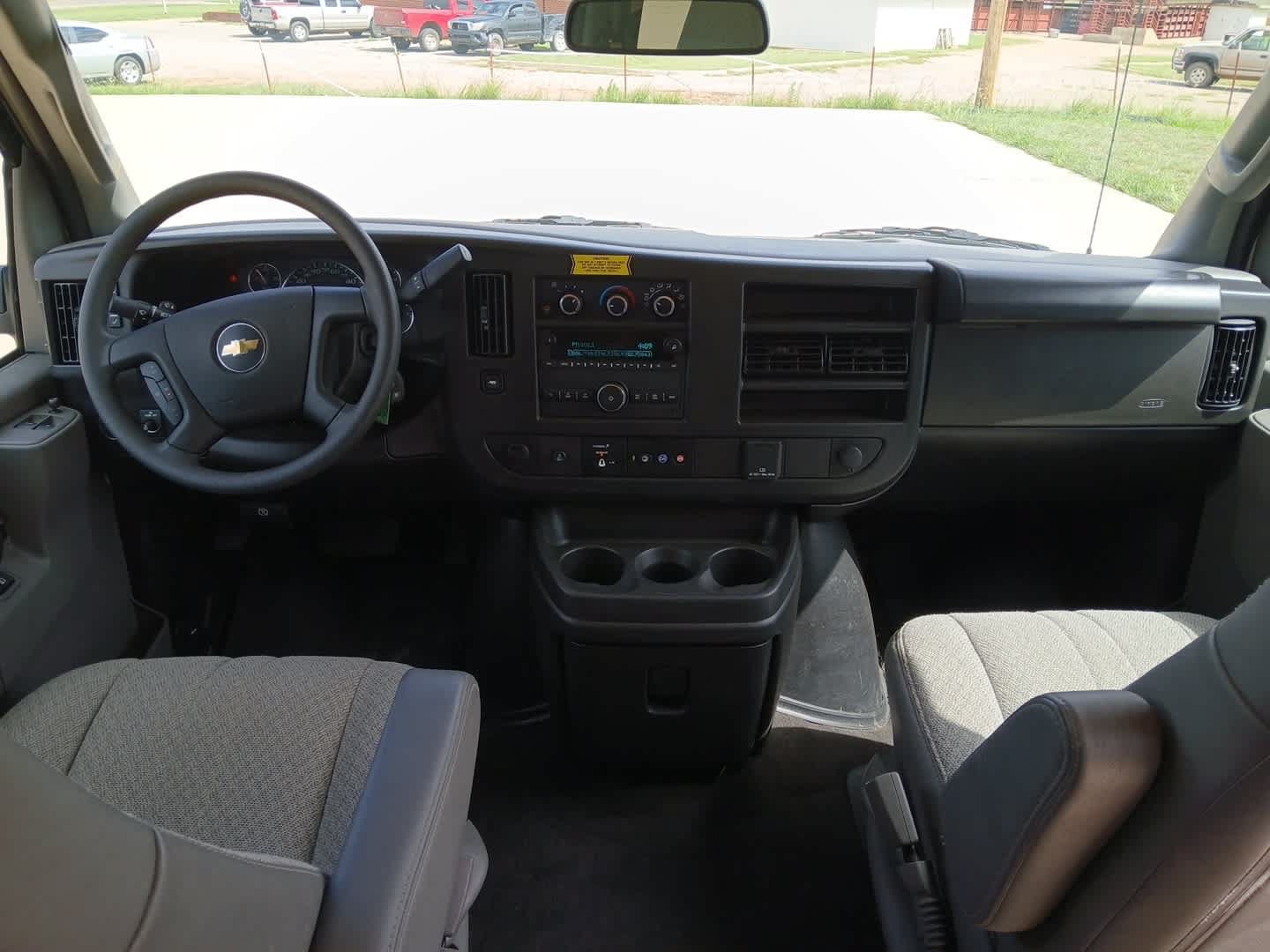 Used 2025 Chevrolet Express 3500 LS RWD image 23