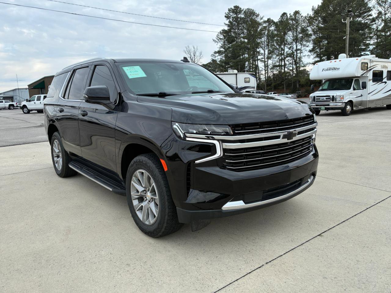 Used 2021 Chevrolet Tahoe LT w/ Luxury Package image 4