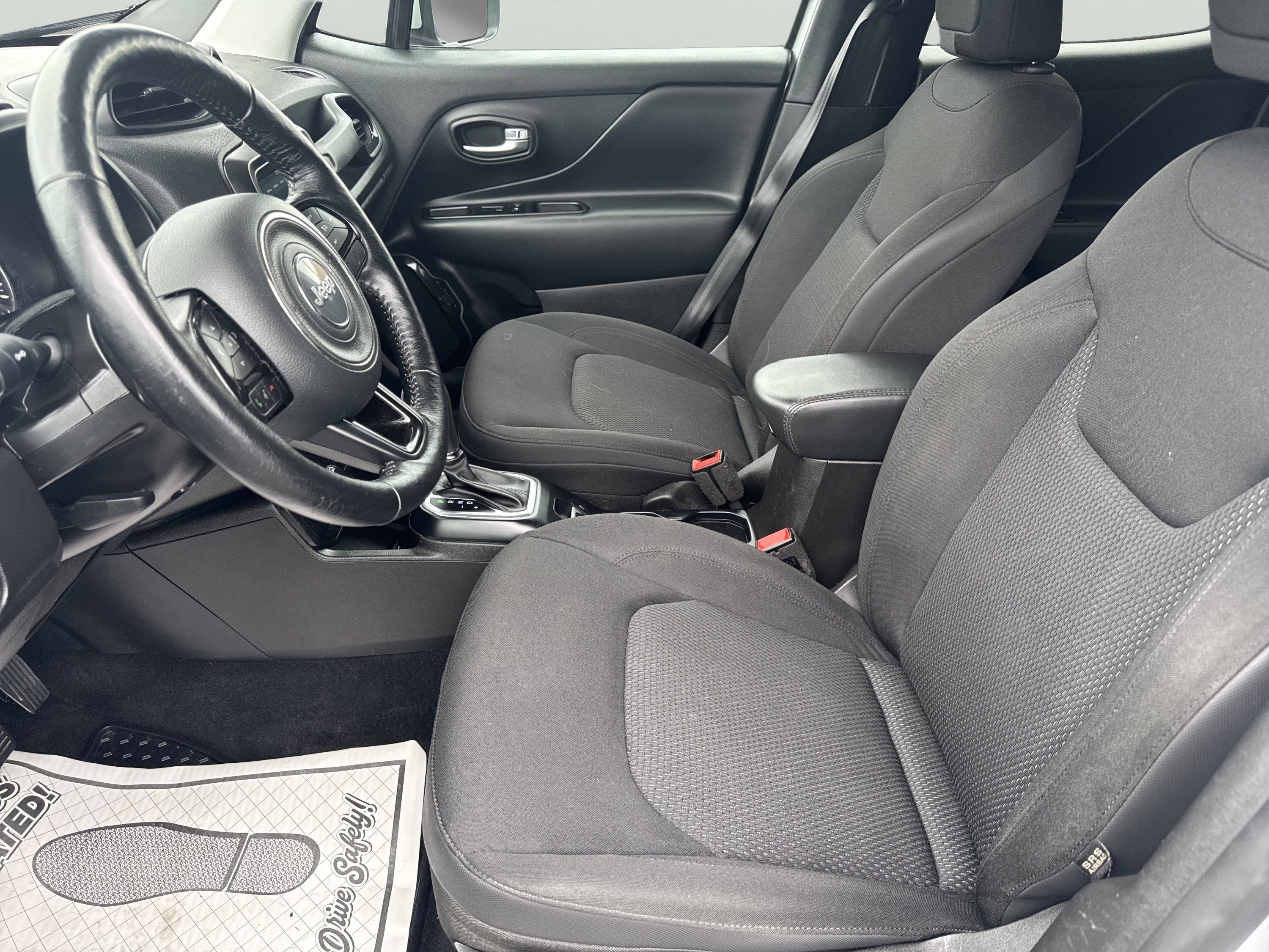Used 2020 Jeep Renegade Altitude AWD/4WD image 12