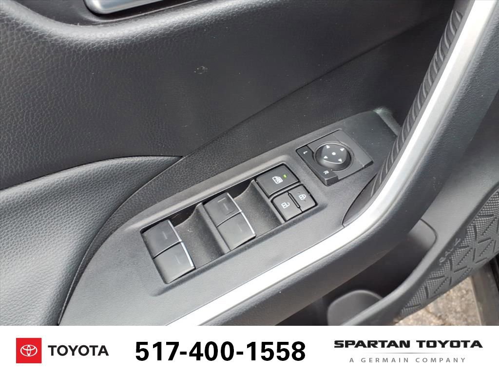Used 2025 Toyota RAV4 XLE image 15