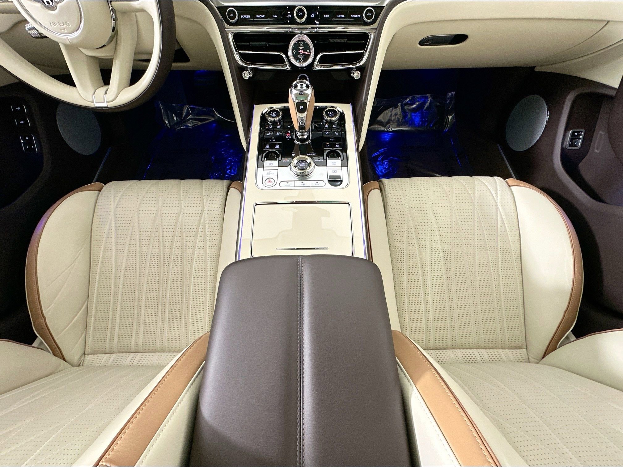 Used 2023 Bentley Flying Spur Plug-In Hybrid image 23