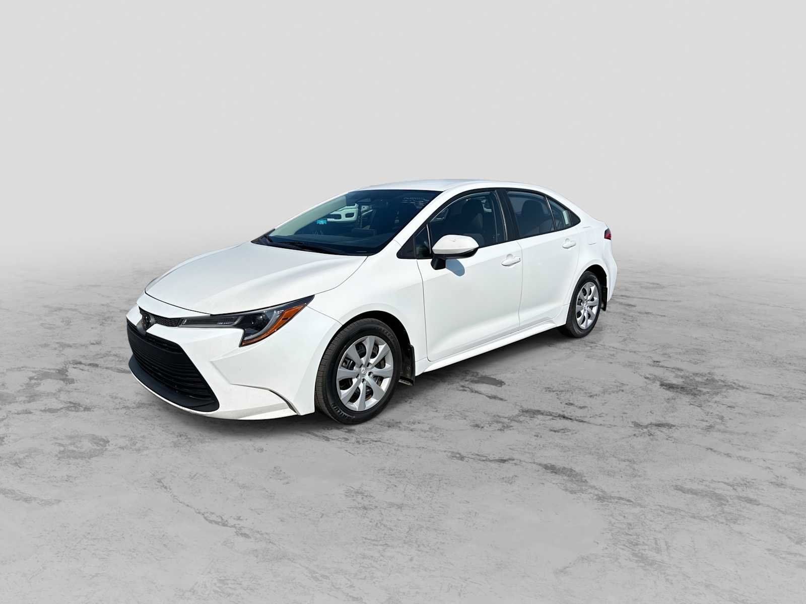Used 2024 Toyota Corolla LE FWD image 4