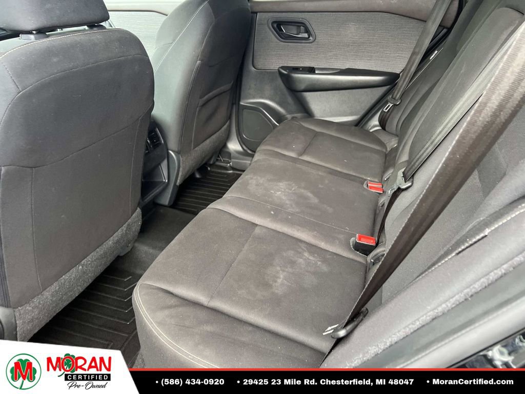Used 2023 Nissan Rogue S AWD/4WD image 12