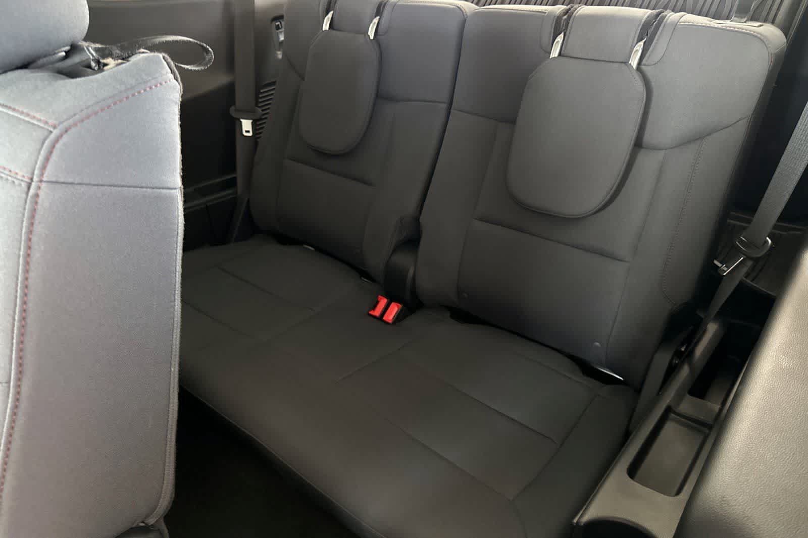 Used 2025 Ford Explorer Active AWD/4WD image 16