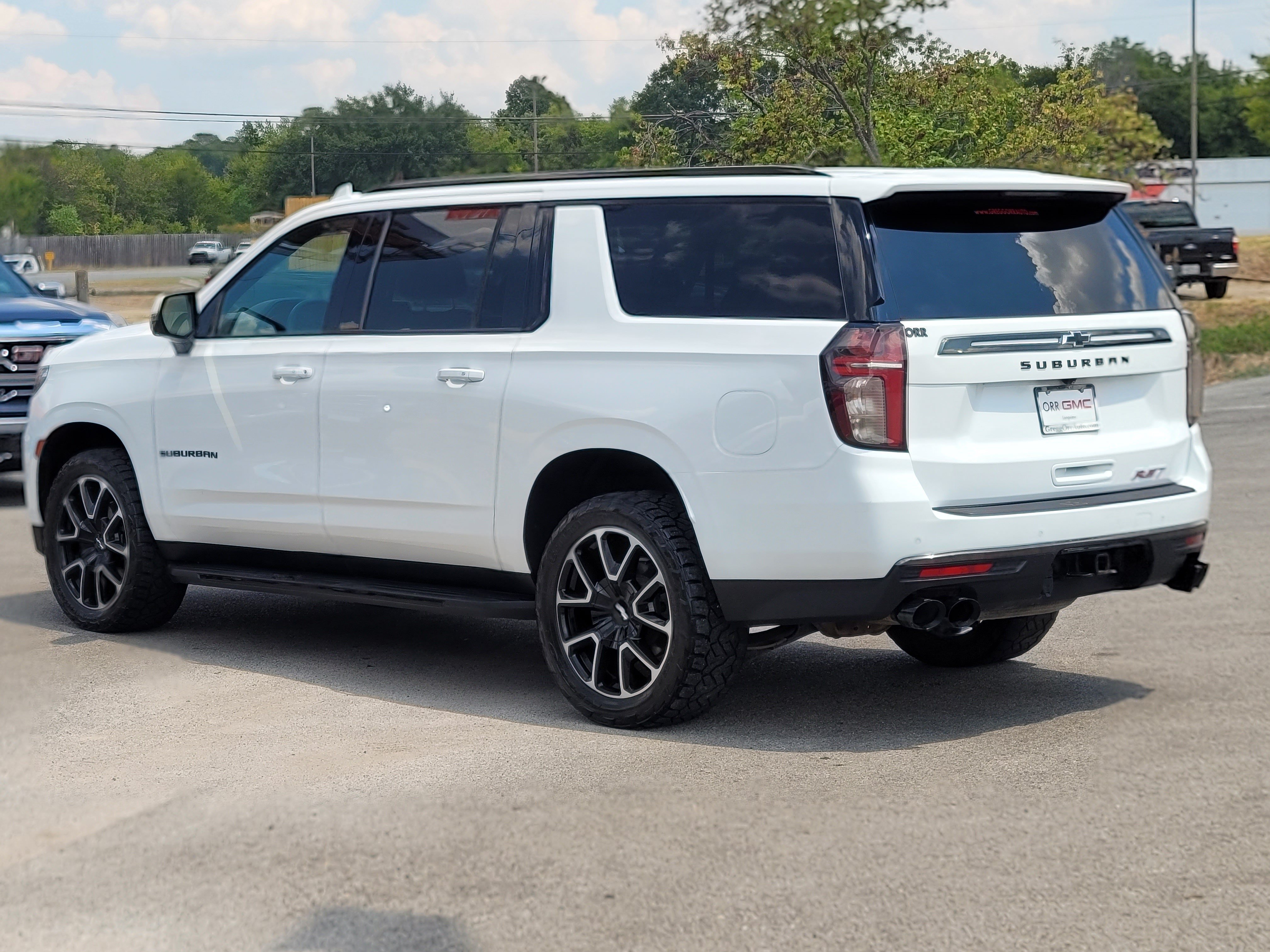 Used 2022 Chevrolet Suburban RST w/ Sport Performance Package AWD/4WD image 6