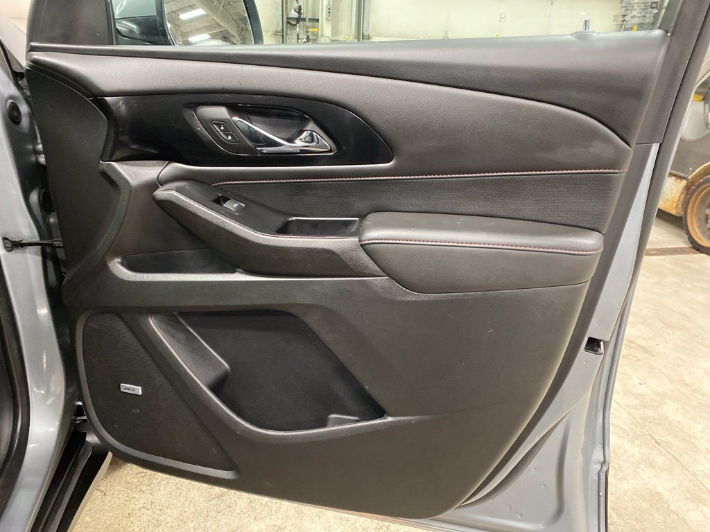 Used 2023 Chevrolet Traverse RS w/ LPO, Floor Liner Package AWD/4WD image 17