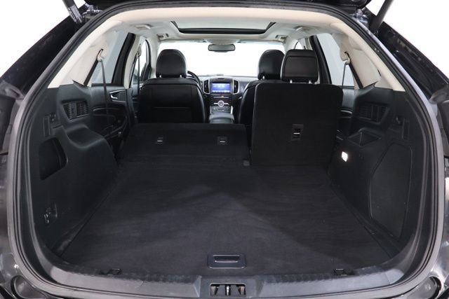 Used 2019 Ford Edge Titanium w/ Equipment Group 301A AWD/4WD image 33
