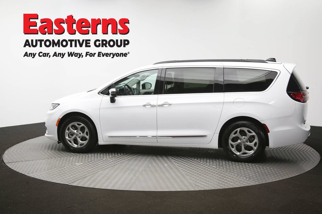 Used 2023 Chrysler Pacifica Limited FWD image 64