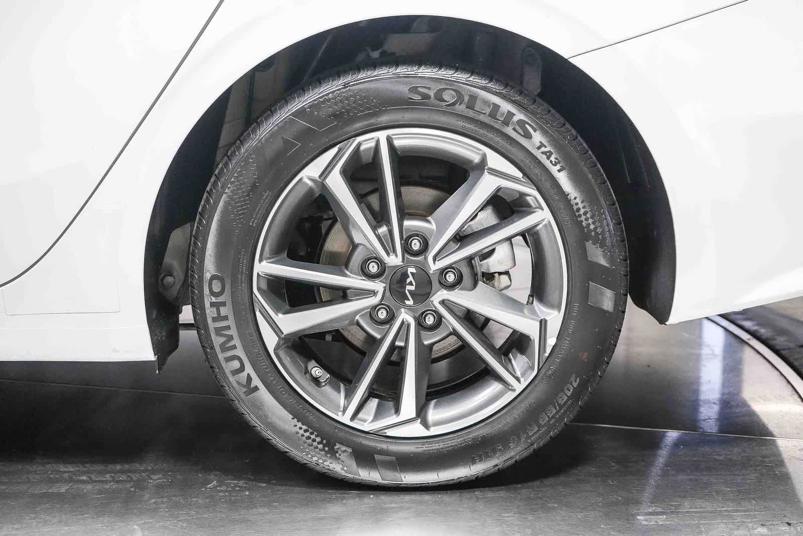Used 2023 Kia Forte LXS image 10