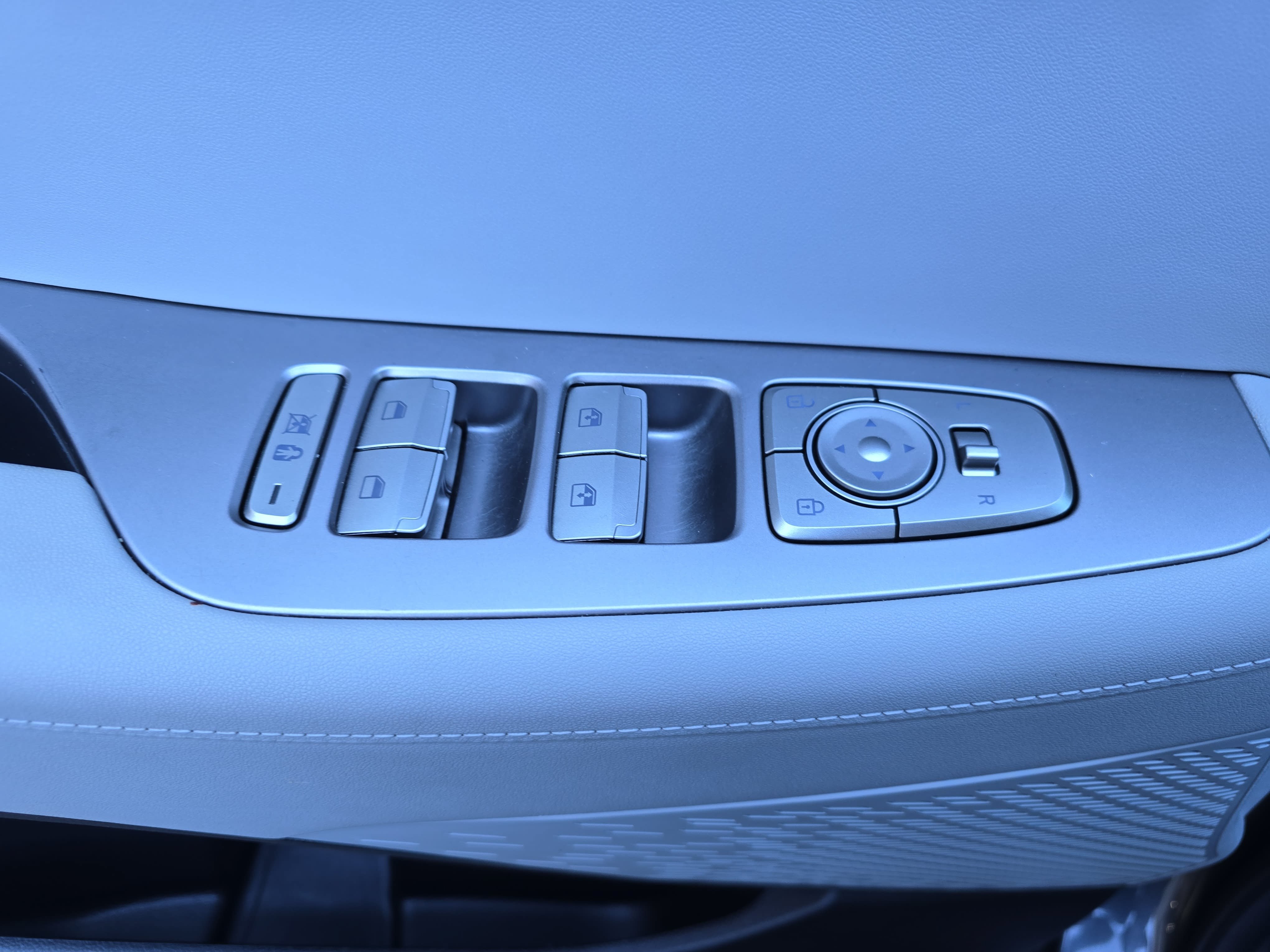 Used 2024 Hyundai Palisade SEL FWD image 29