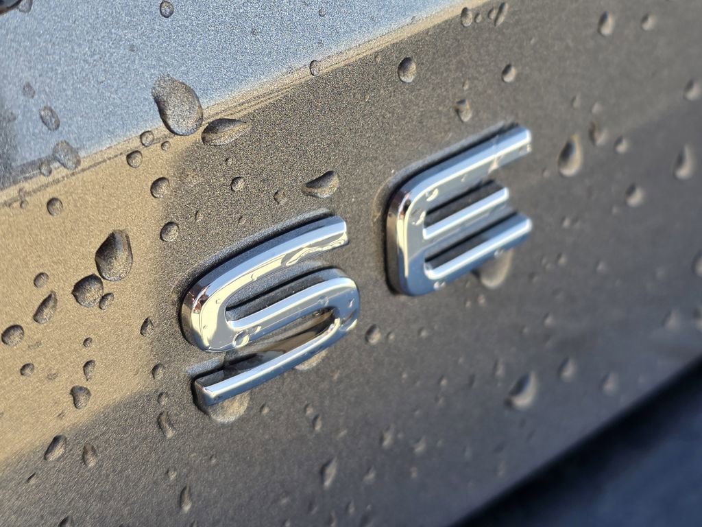 New 2026 Volkswagen Taos SE image 7