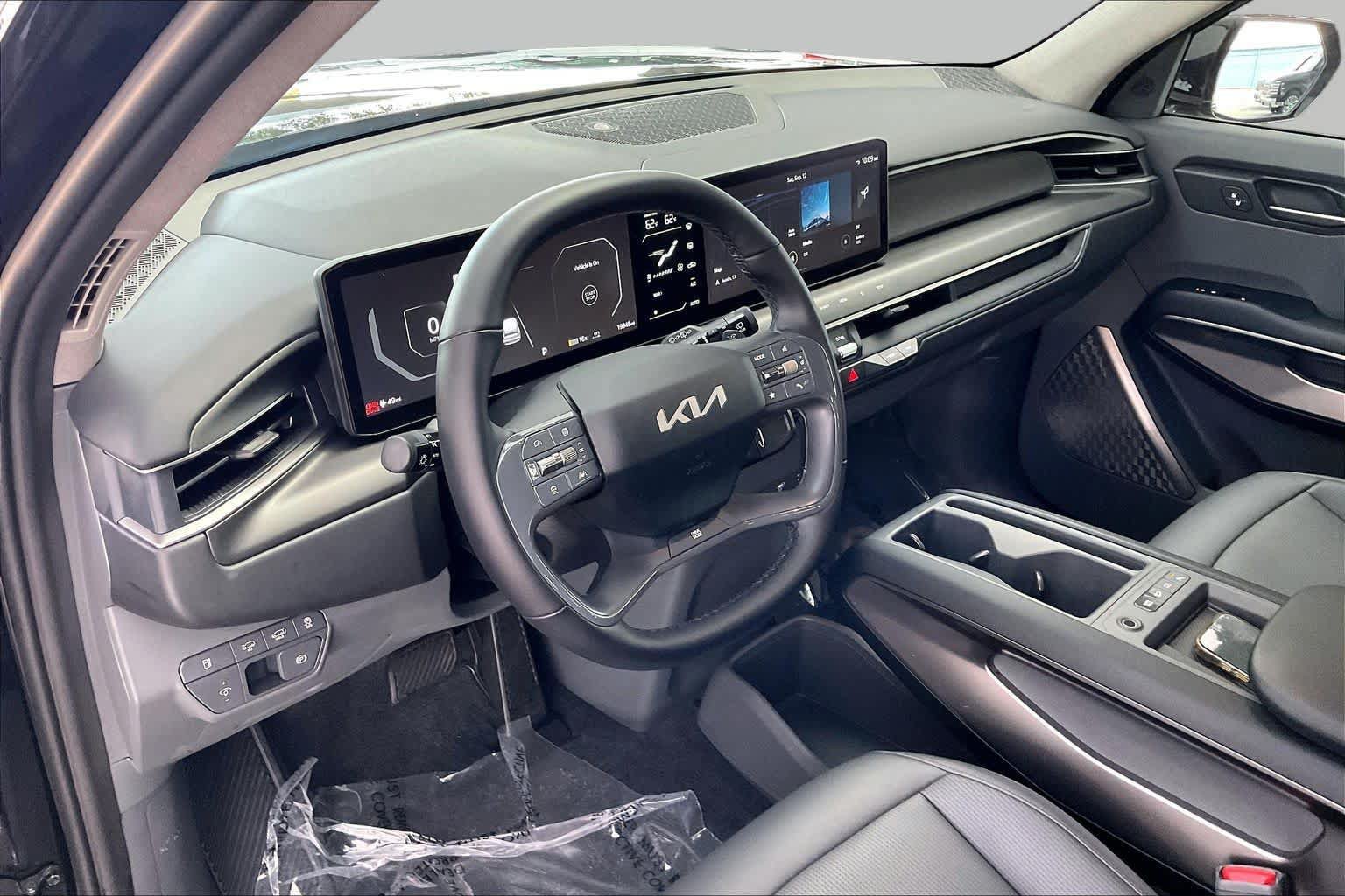 Used 2024 Kia EV9 Light Long Range RWD image 17
