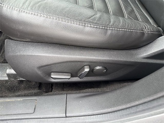 Used 2014 Ford Fusion SE w/ Equipment Group 202A image 11