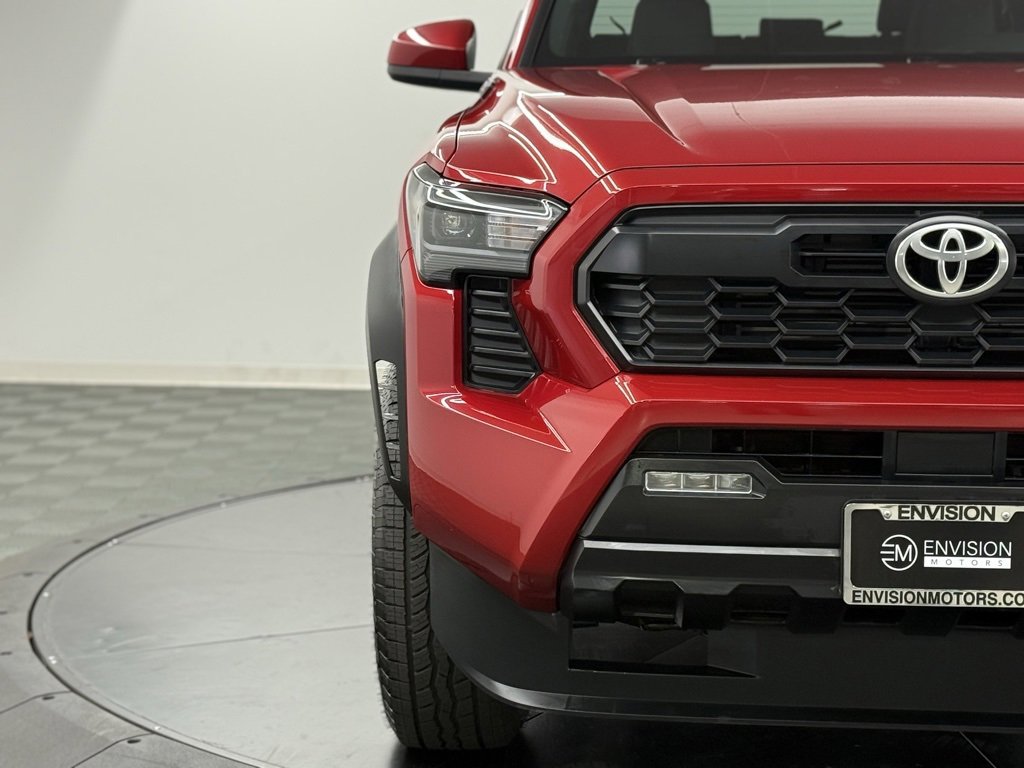 Used 2025 Toyota Tacoma TRD Off-Road image 4