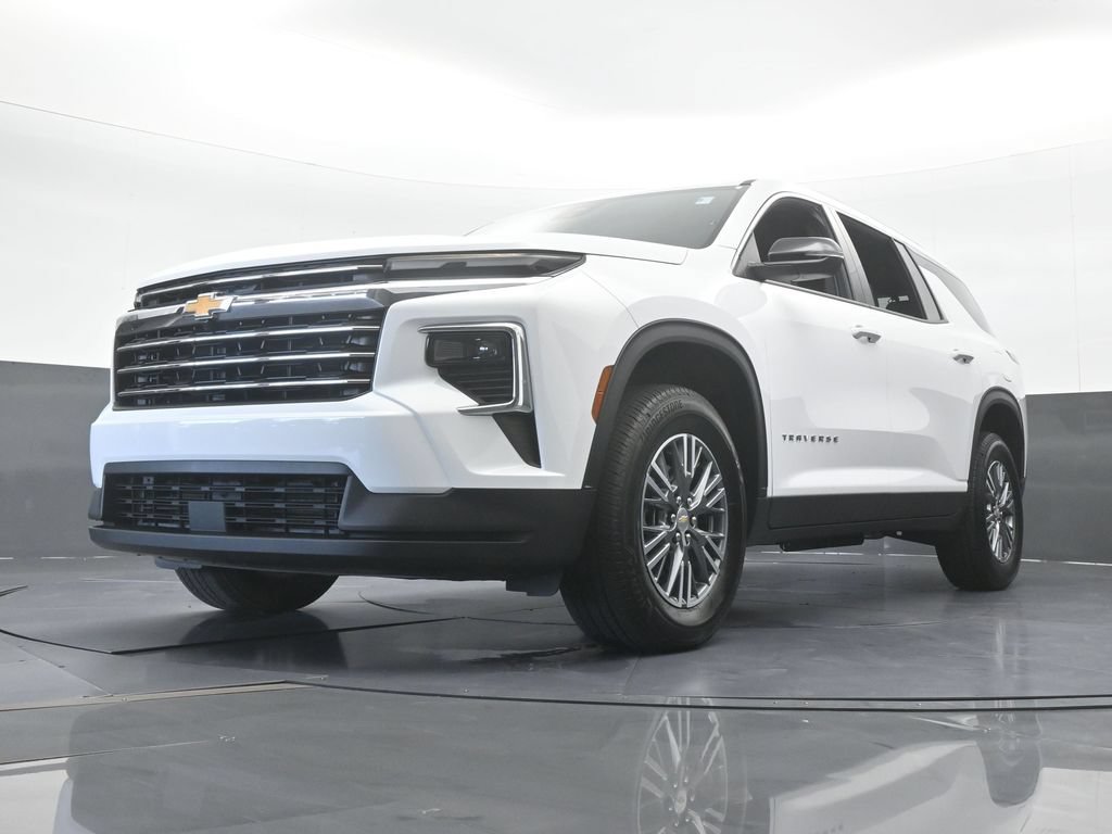 Used 2025 Chevrolet Traverse LT FWD image 55