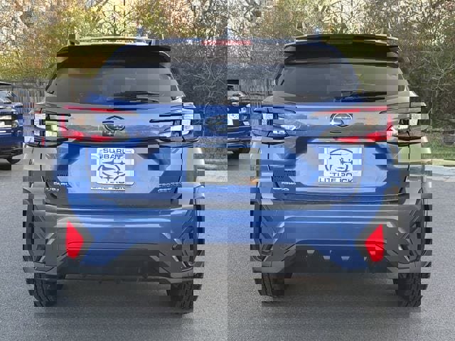 Used 2025 Subaru Crosstrek 2.0i Premium image 4