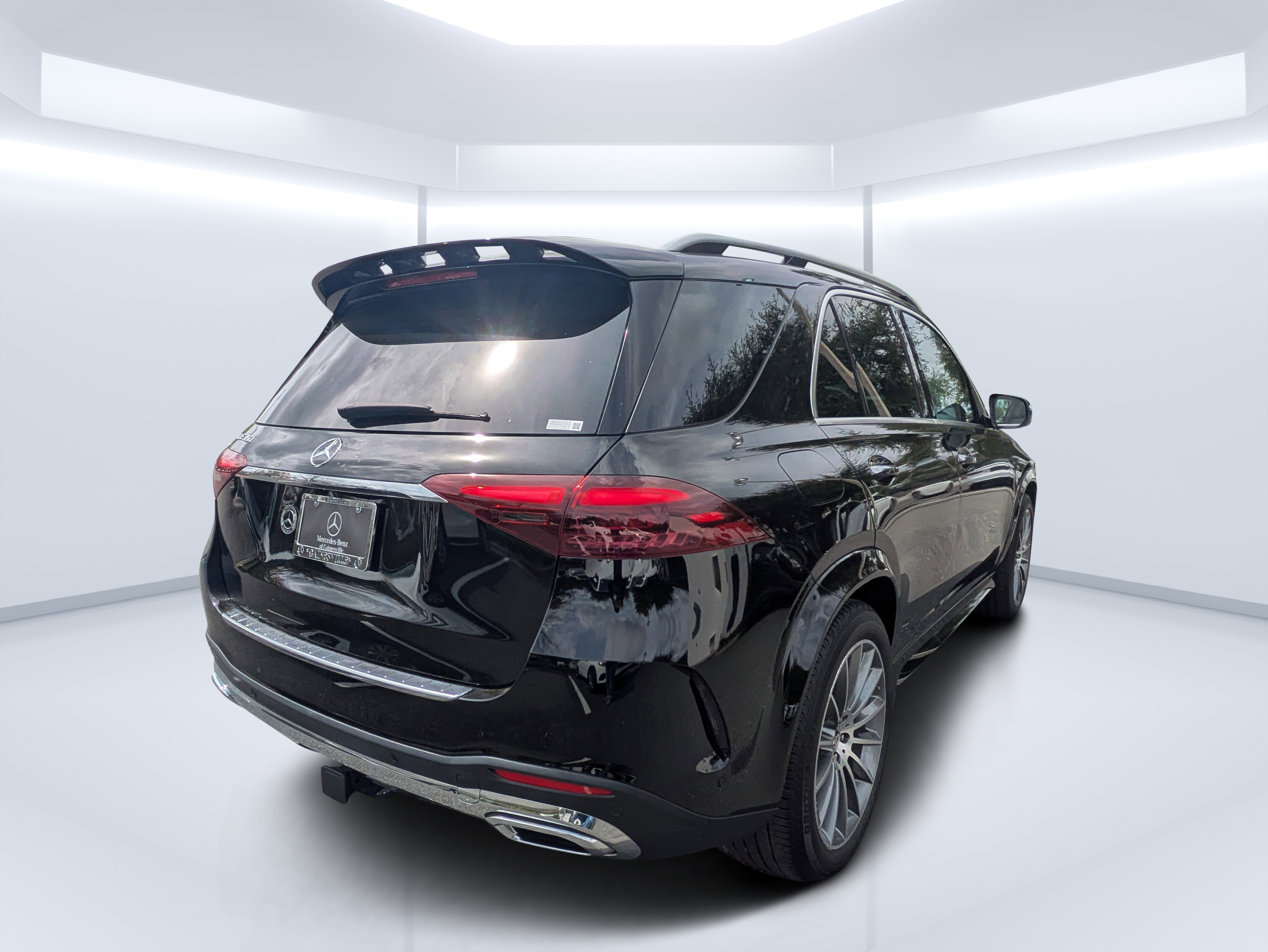 Used 2024 Mercedes-Benz GLE 350 4MATIC image 3
