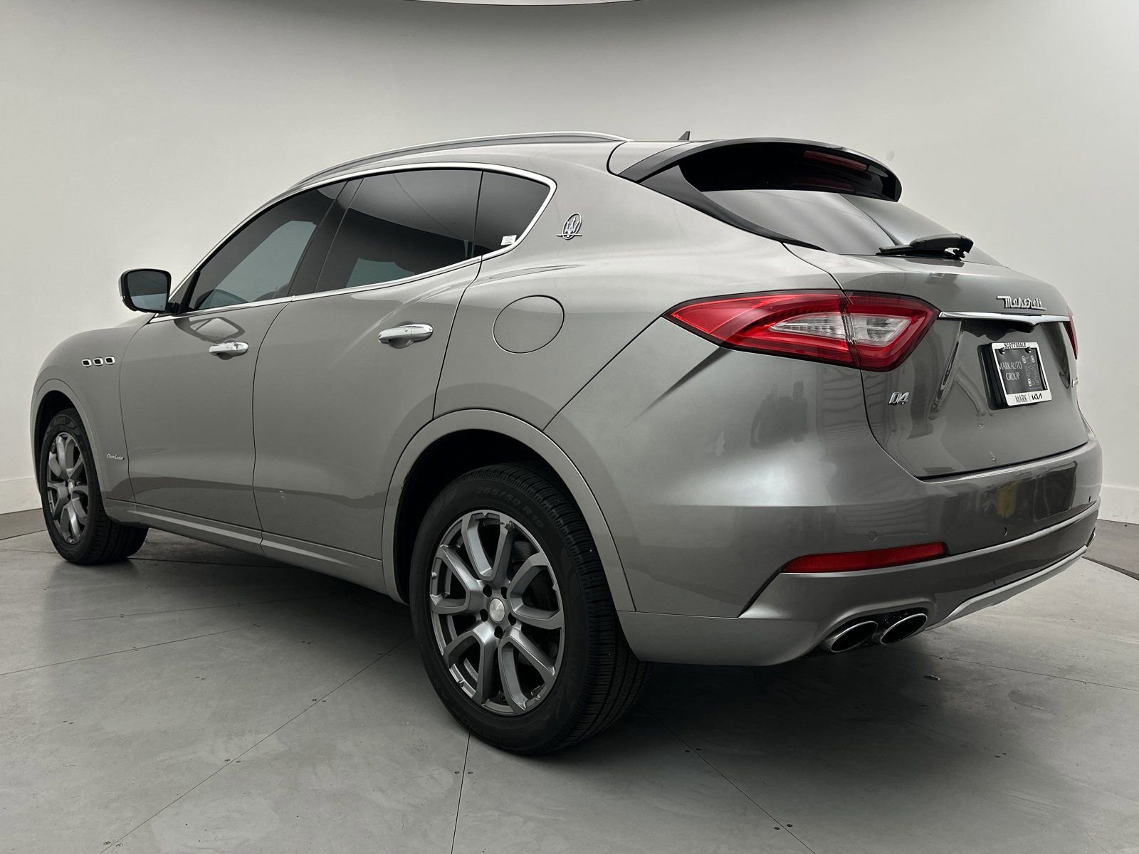 Used 2018 Maserati Levante GranLusso image 10