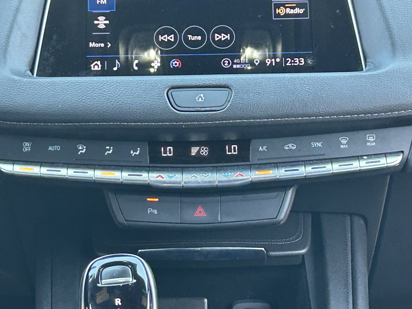 Certified 2022 Cadillac XT4 Premium Luxury w/ Safety Alert Package image 20