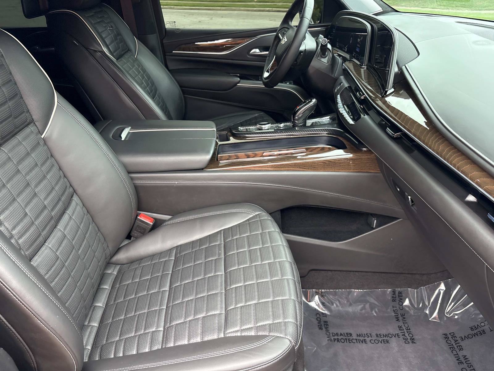 Used 2024 Cadillac Escalade ESV Sport Platinum w/ LPO, ONYX Package AWD/4WD image 34