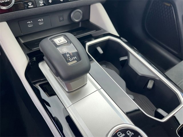 New 2025 Mitsubishi Outlander SE image 23