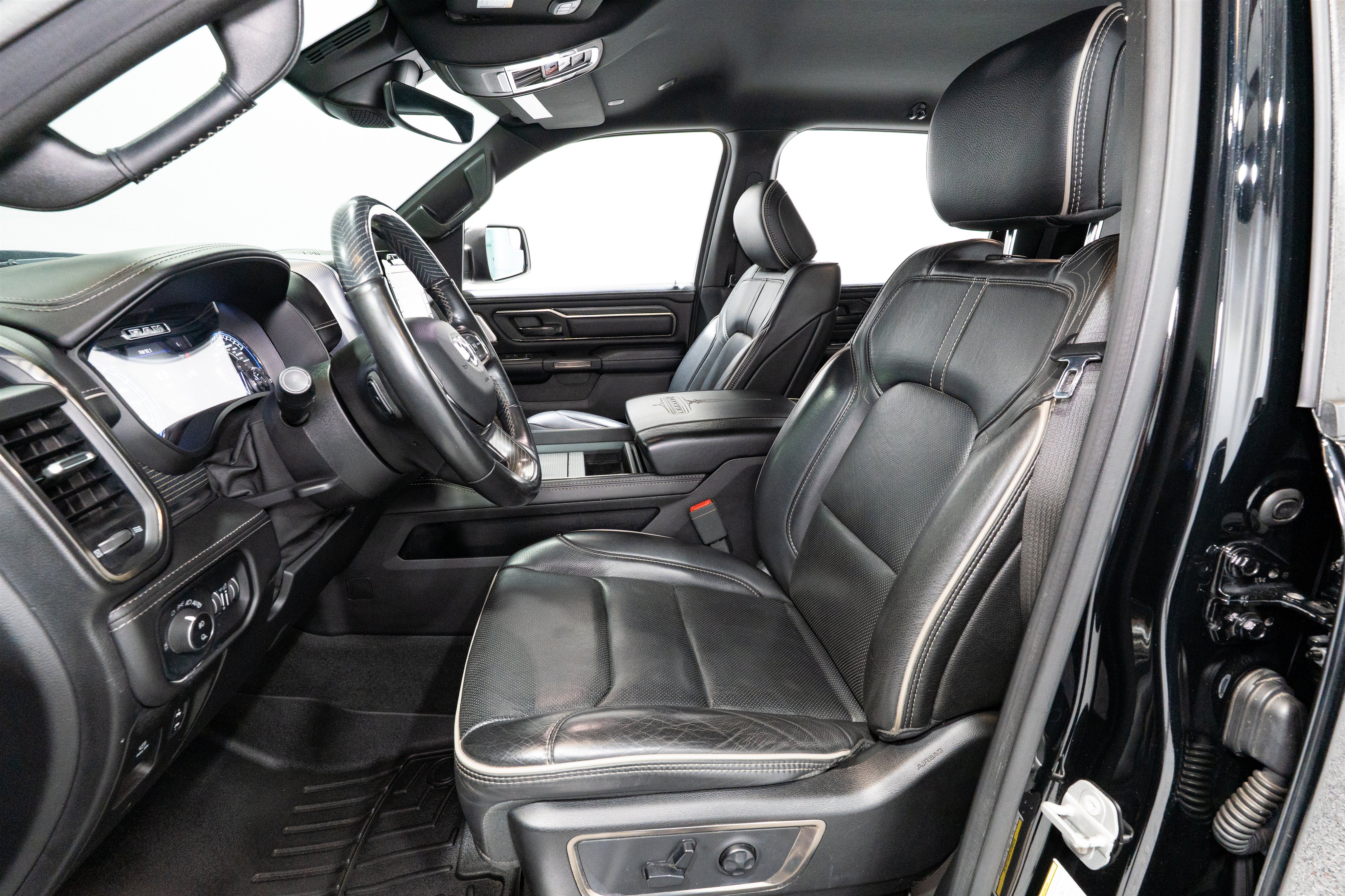 Used 2020 RAM 1500 Limited w/ Black Appearance Package AWD/4WD image 18
