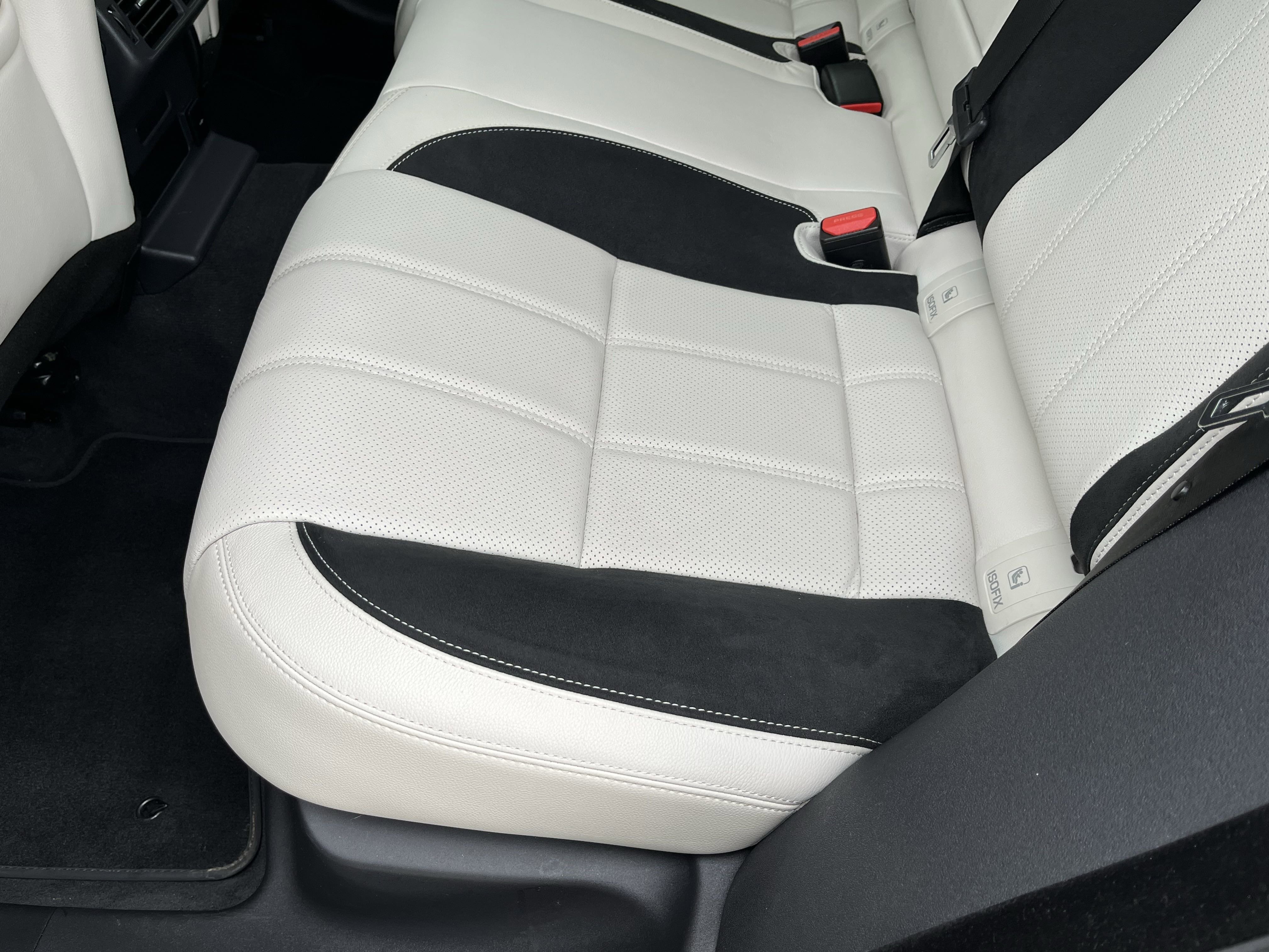 Certified 2023 Land Rover Range Rover Velar R-Dynamic S image 43