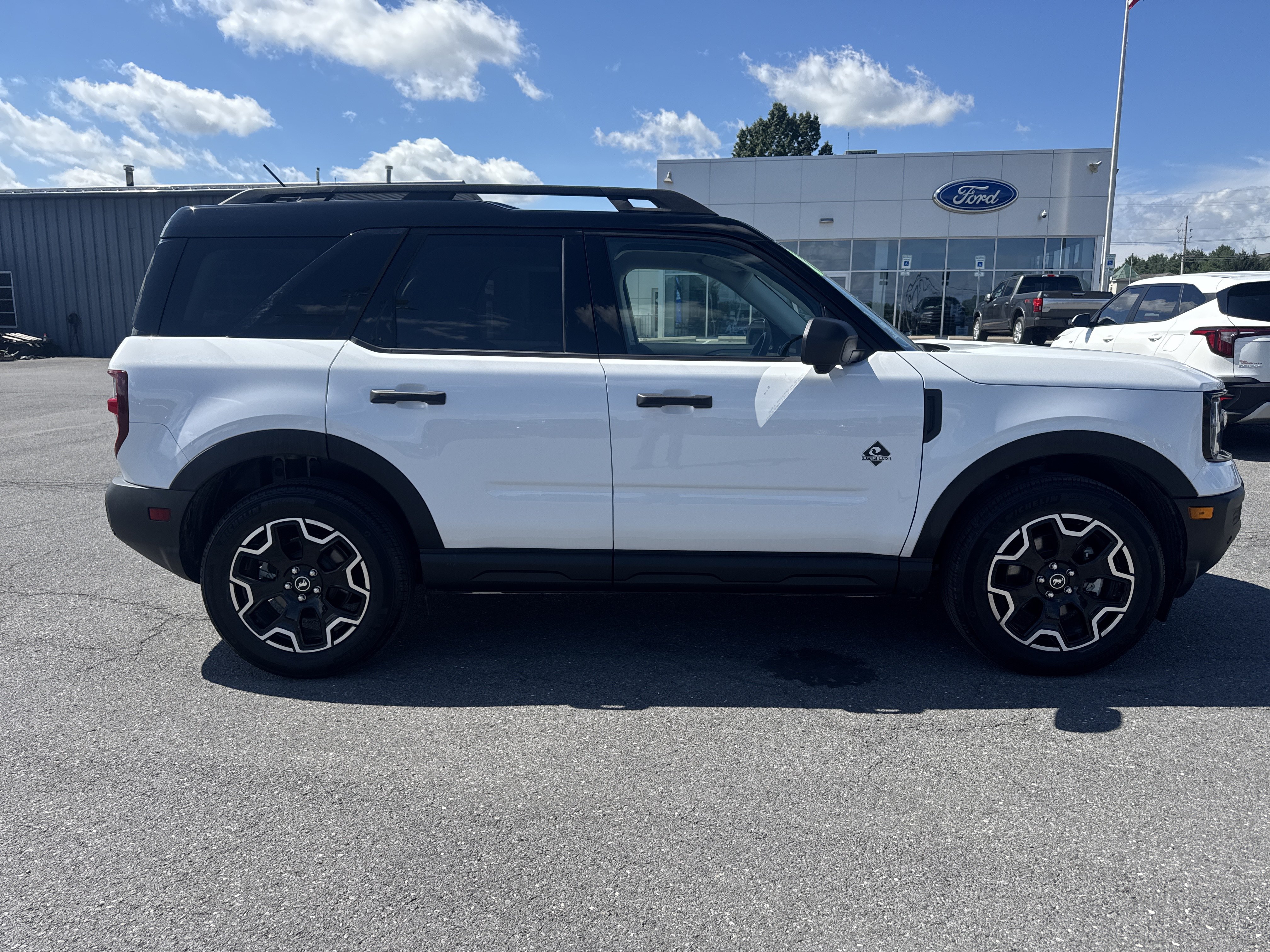 Used 2026 Ford Bronco Sport Outer Banks w/ Outer Banks Tech Package+ AWD/4WD image 2