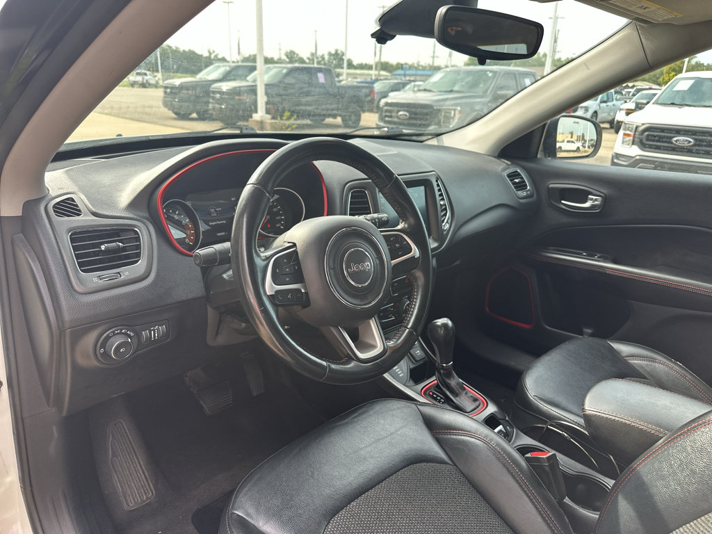 Used 2020 Jeep Compass Trailhawk AWD/4WD image 11
