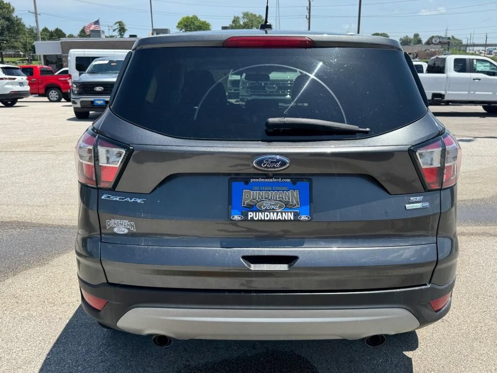 Used 2017 Ford Escape SE AWD/4WD image 4