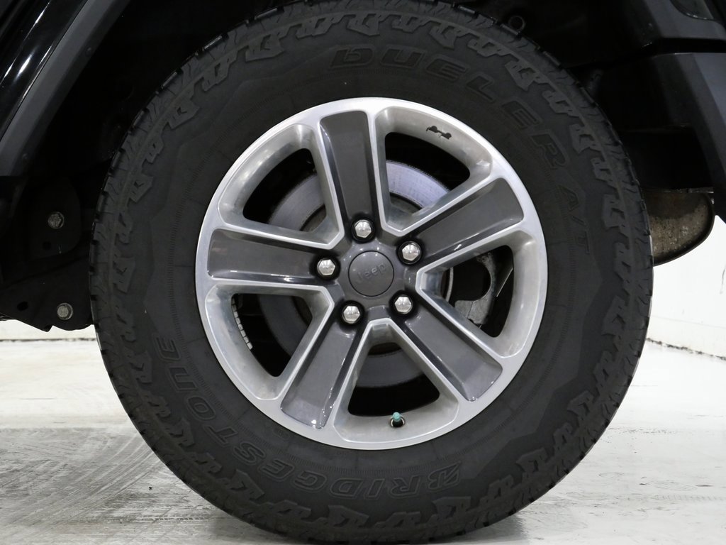 Used 2019 Jeep Wrangler Unlimited Sahara image 10