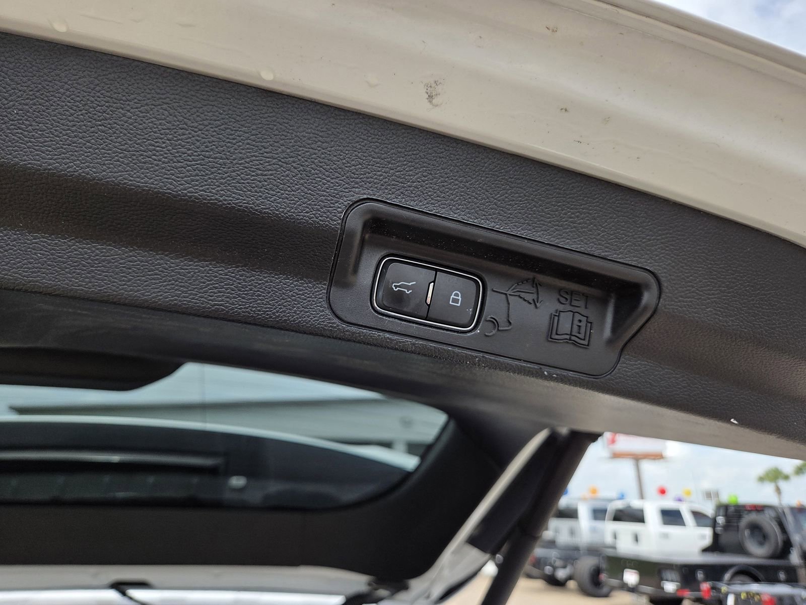 Used 2020 Ford Explorer Limited RWD image 24
