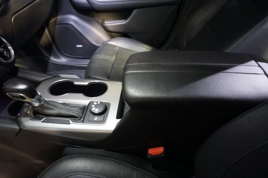Used 2019 Chevrolet Blazer LT w/ Sound & Technology Package AWD/4WD image 16
