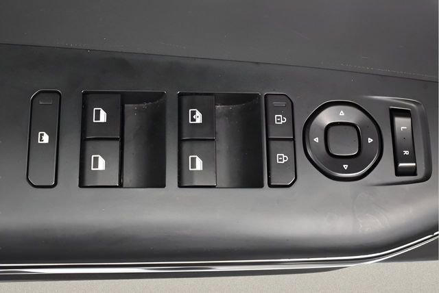 Used 2025 Kia K4 image 21