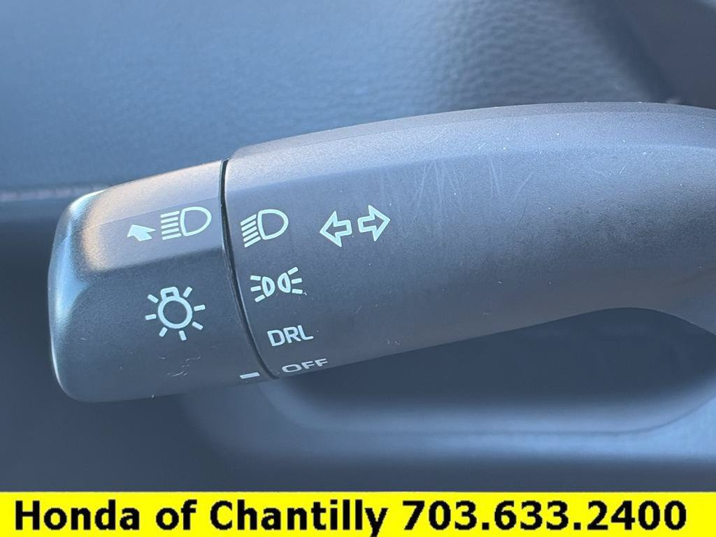 Used 2021 Toyota RAV4 LE AWD/4WD image 43