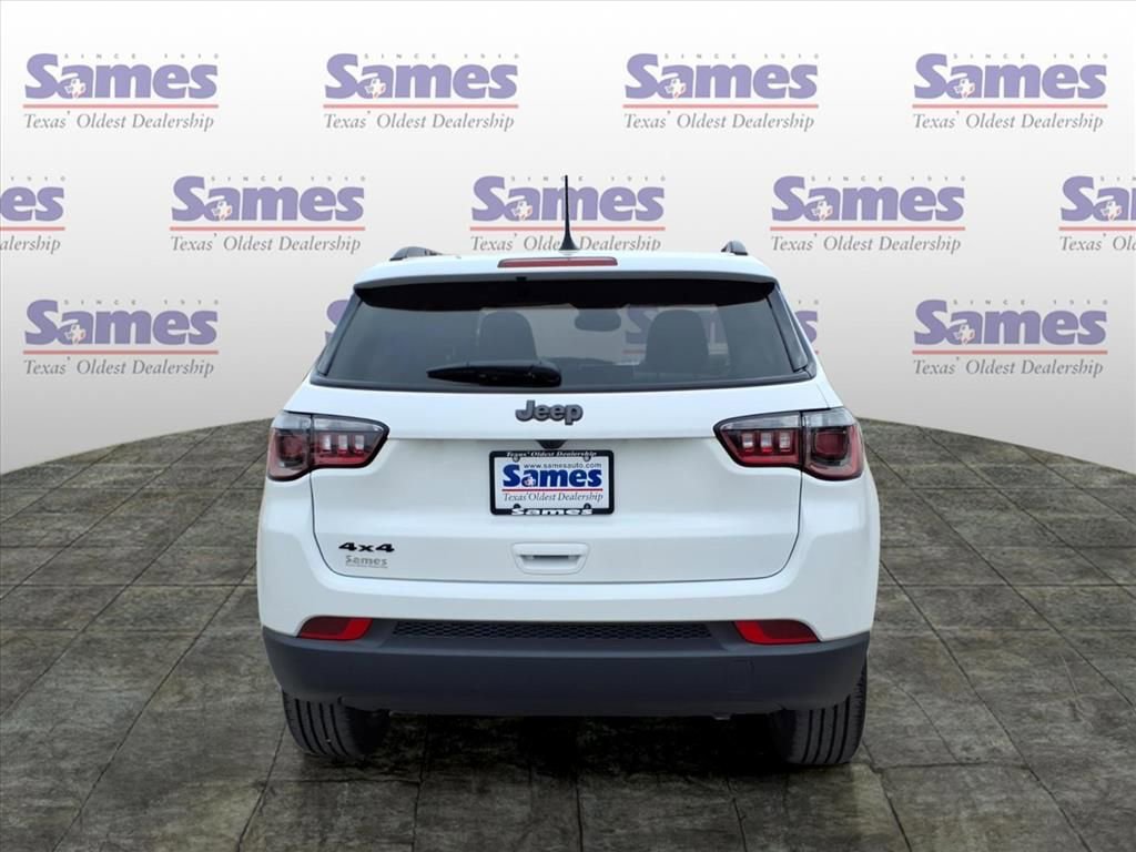 New 2026 Jeep Compass Latitude image 6