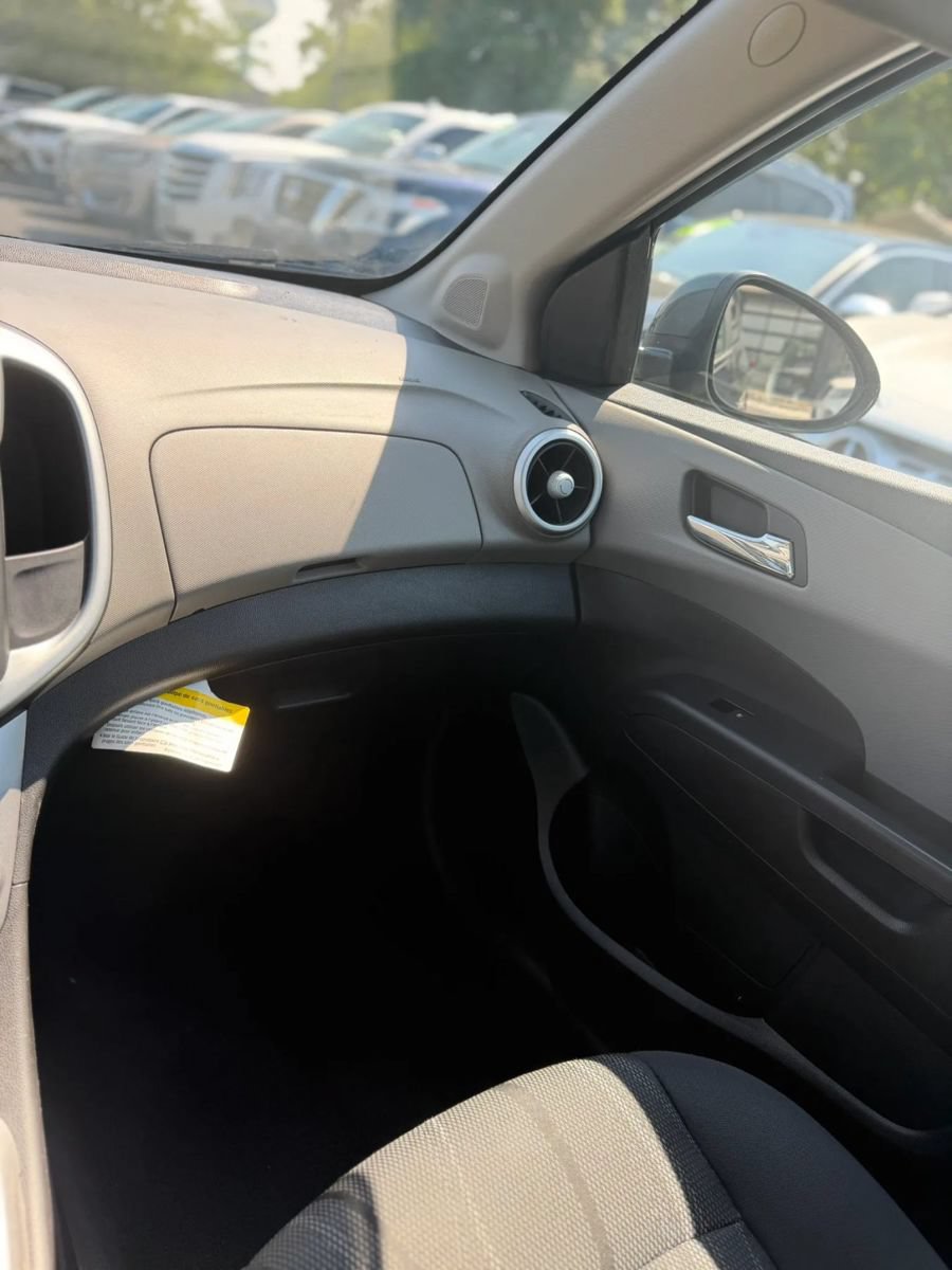 Used 2019 Chevrolet Sonic LT FWD image 26